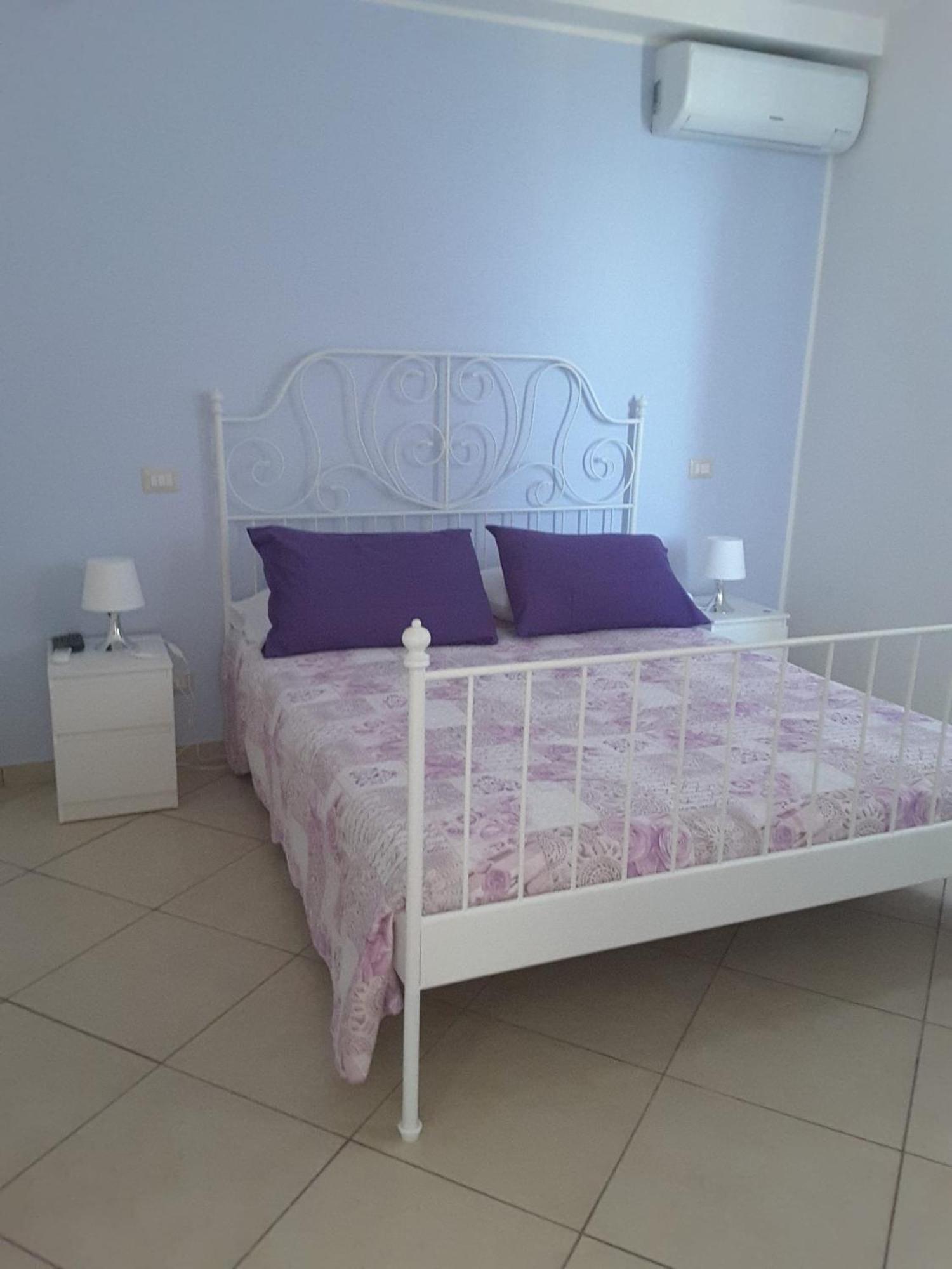 Iriss Bed & Breakfast ตาออร์มินา ภายนอก รูปภาพ