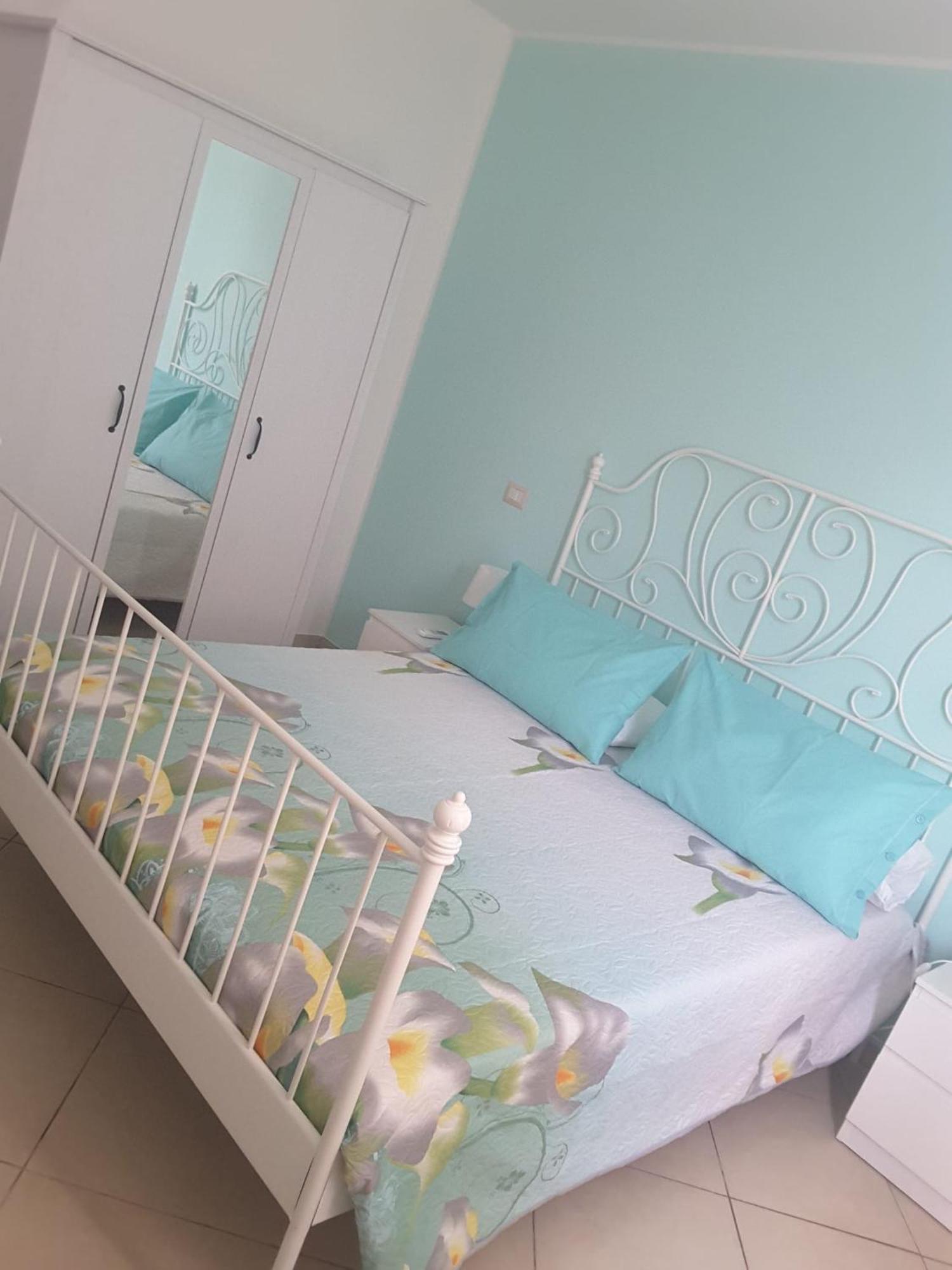 Iriss Bed & Breakfast ตาออร์มินา ภายนอก รูปภาพ